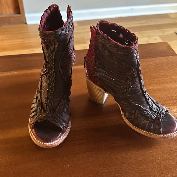 Free Bird red heels - like new! - Picture 1 of 7